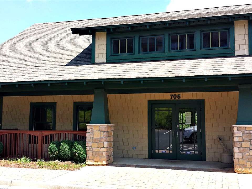2nd image of 1522 Harts Ridge Dr