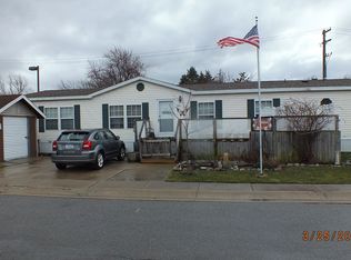 327 Swan Creek Dr, Carleton, MI 48117