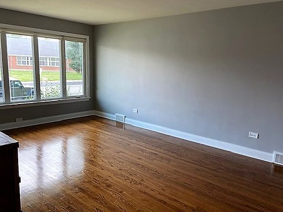4th image of 2921 W 98th Pl