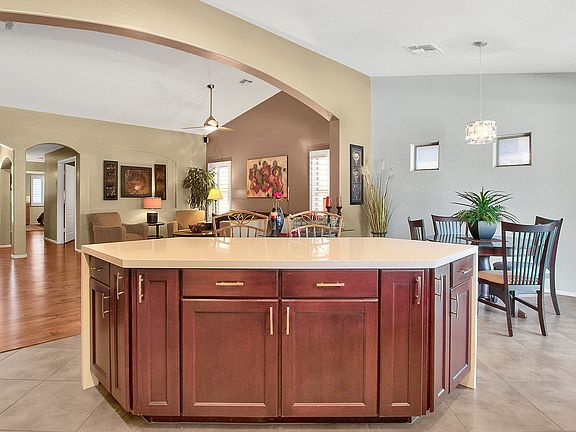 4th image of 2806 E Saguaro Park Ln
