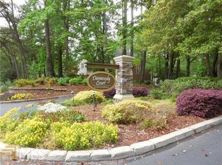 916 Dunbar Dr, Dunwoody, GA 30338