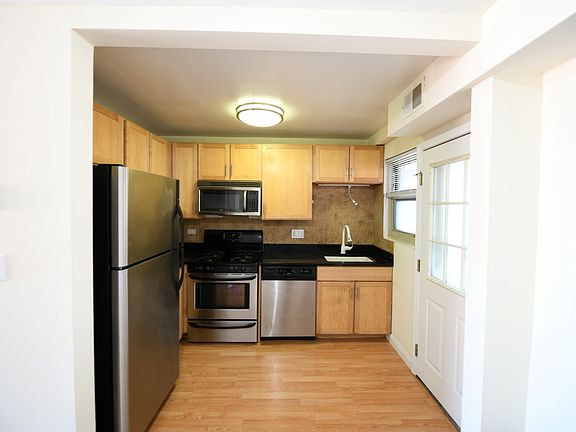 3rd image of 7515 N Damen Ave APT E2