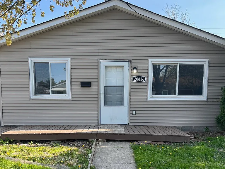20836 Woodward St — Photo 1