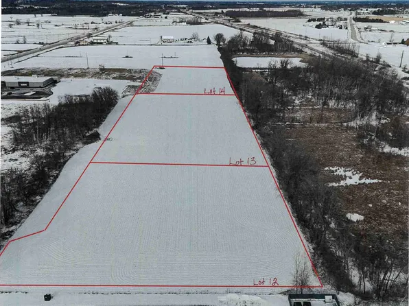 Handschke Dr #14, New London, WI 54961