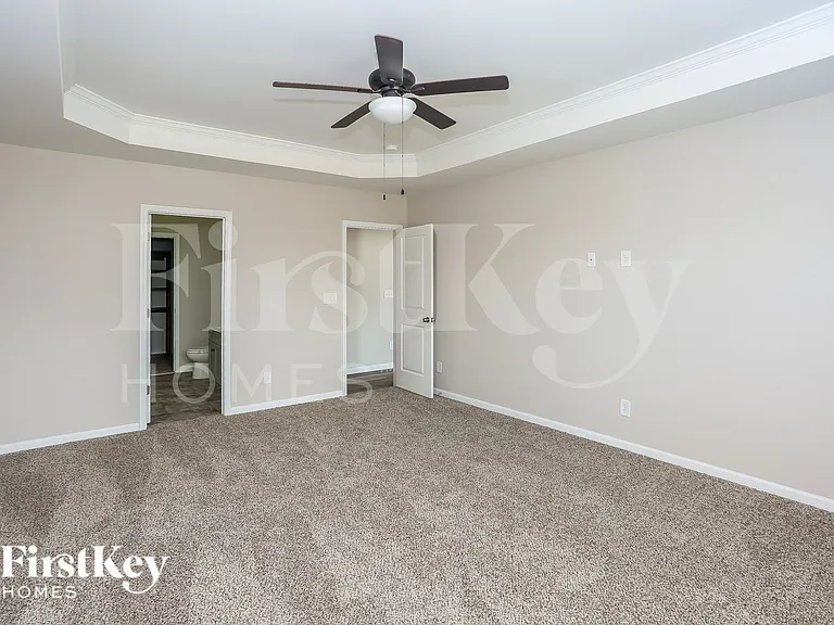 140 Kingston Dr — Photo 7
