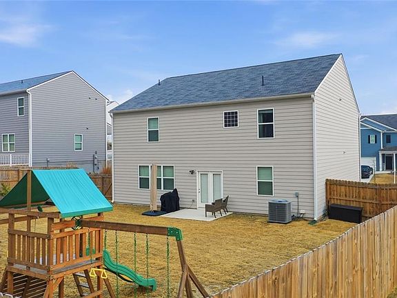 5th image of 31 Hickory Way