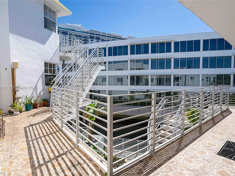 2383 Flamingo Dr #11 — Photo 2
