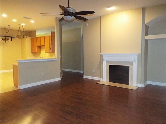 4th image of 380 Martin Lakes Dr W