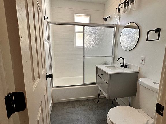 3rd image of 4020 N 33rd St