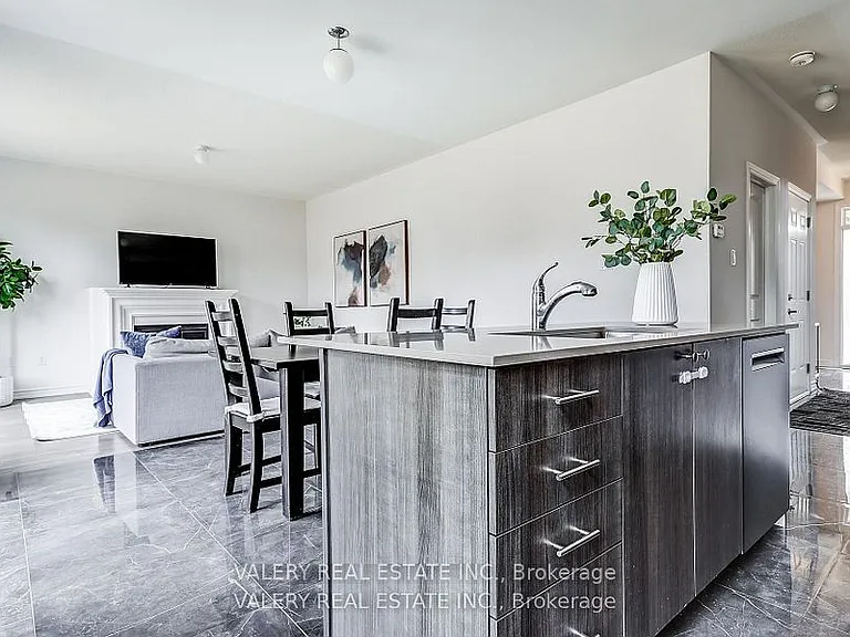 26 Sam Battaglia Cres — Photo 7