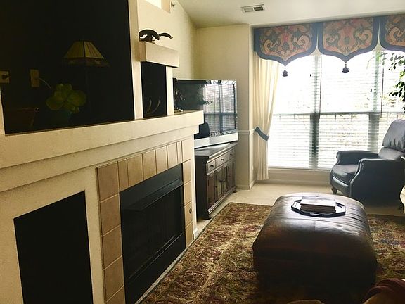 3rd image of 717 Stuarts Dr