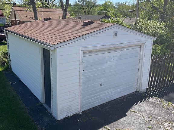 3rd image of 8153 Toddy Ave