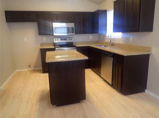 233 Freedom Ln, Arlington, TX 76002