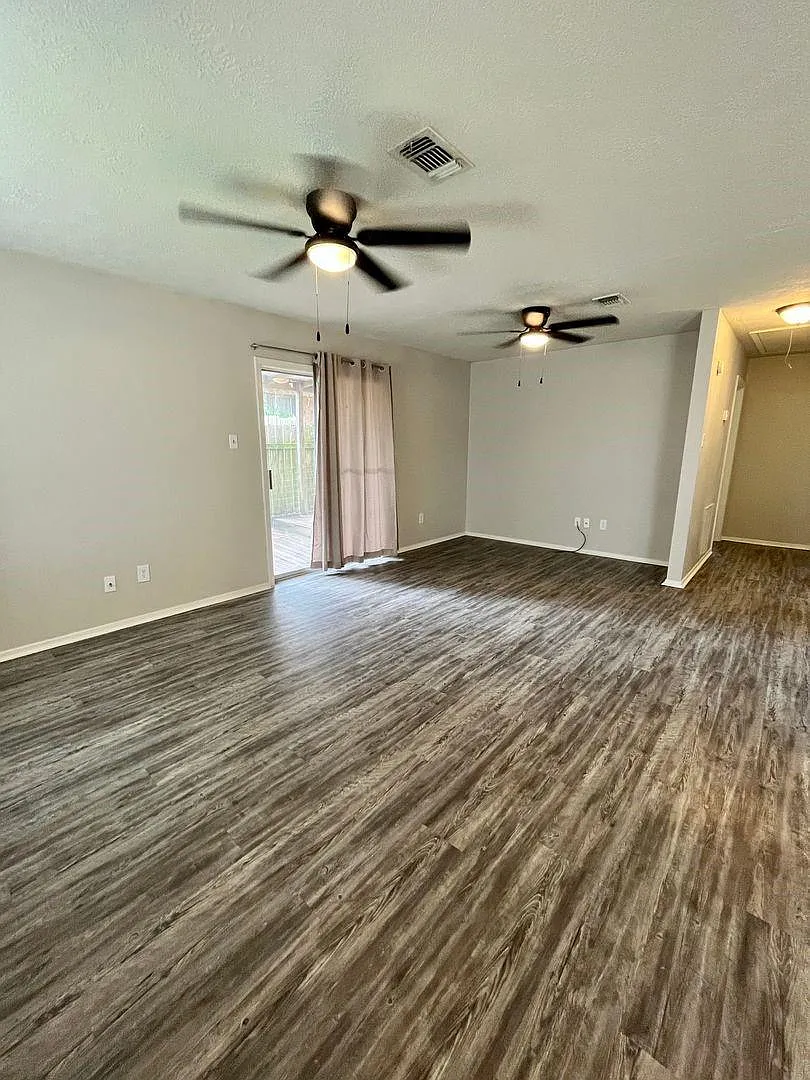 2 bed, 1.0 bath, 900 sqft, $1,150 — Photo 4