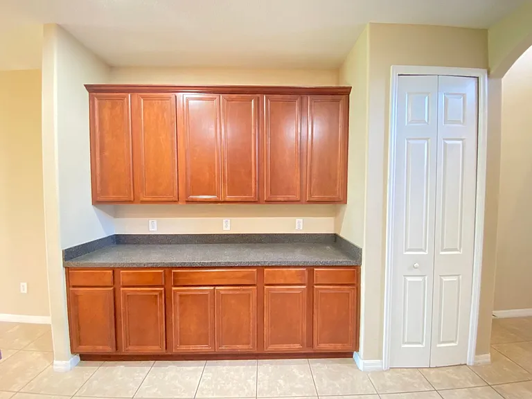 519 Terrace Spring Dr — Photo 4