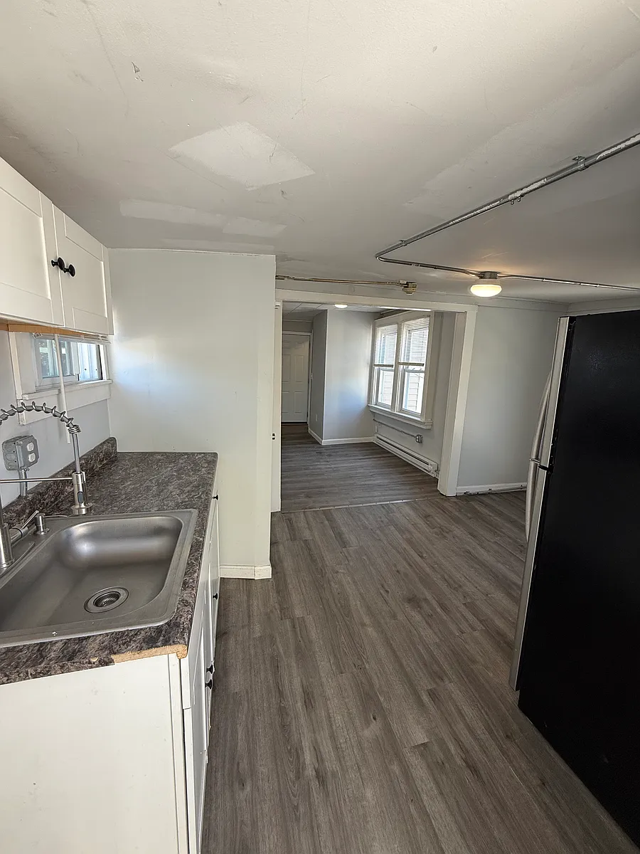 Building Photo - 57 N Main St #2R