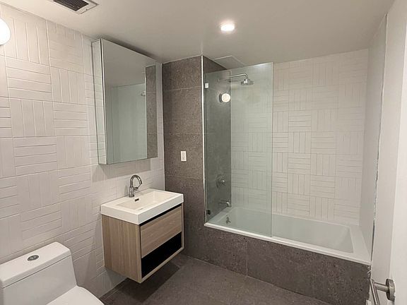 5th image of 200 Linden Blvd #4H
