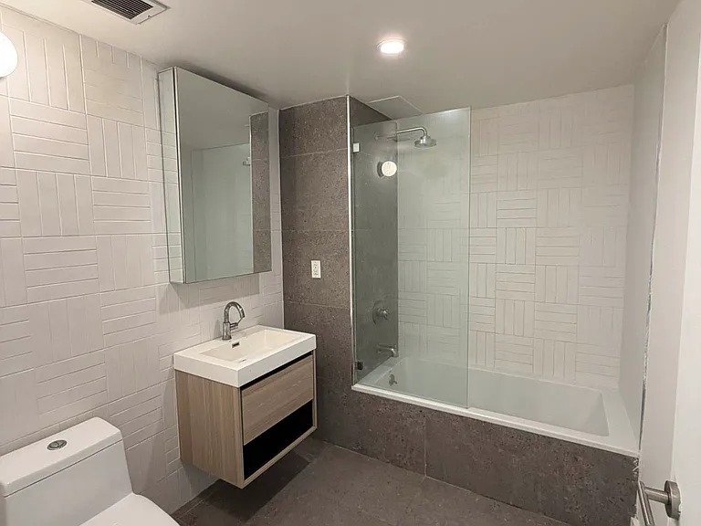 200 Linden Blvd #4H — Photo 5