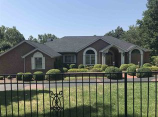 12 Nichols Dr, Barboursville, WV 25504