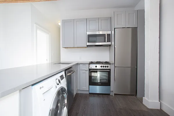 Rented by REAL New York | media 21