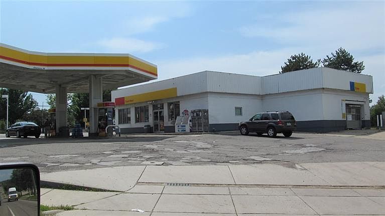 1st image of 2500 Jackson Ave
