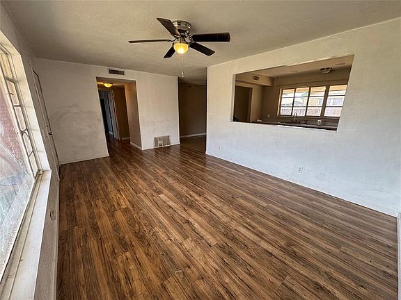 3rd image of 1322 S Reno Ave