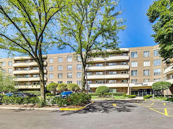2nd image of 7201 N Lincoln Ave APT 402