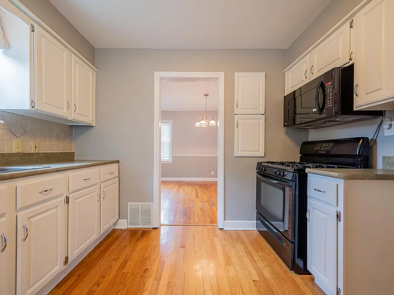 1200 Brentwood Rd — Photo 14