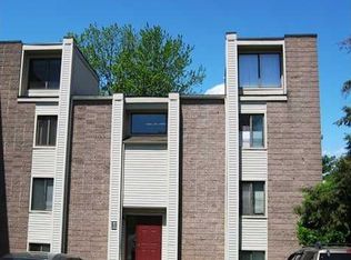186 Burgundy Hill Ln, Middletown, CT 06457