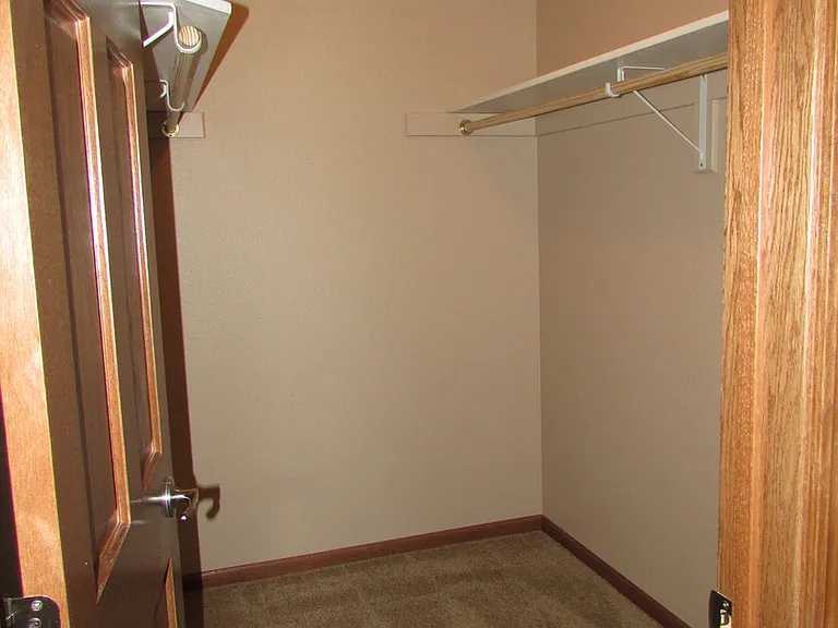 415 Sapphire Ln — Photo 7