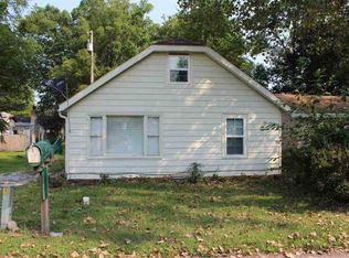 11060 E Iroquois Rd, Walkerton, IN 46574