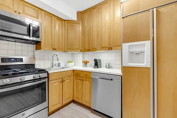 Rented by Douglas Elliman | media 13