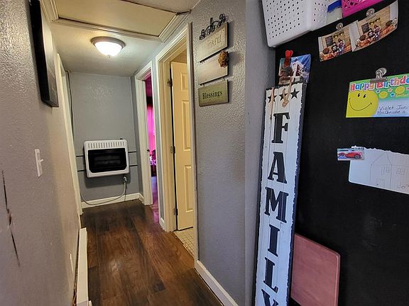 4th image of 838 Davis St
