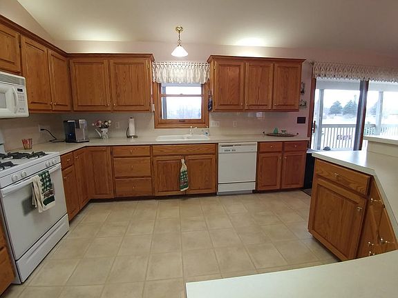 2nd image of 1305 Lincoln Lake Ave NE