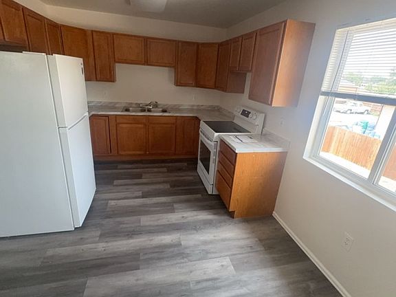 4th image of 903 40th St