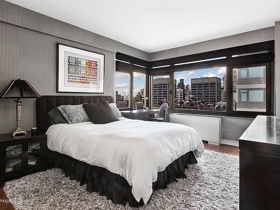 3rd image of 160 E 65th St APT 16C