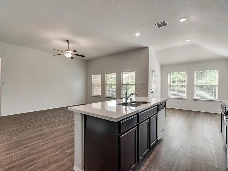 1540 Acmite Ave — Photo 8