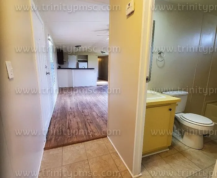 106 Vaughn Dr — Photo 5