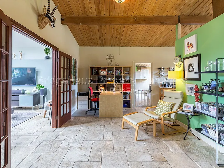 132 Riviera Dr — Photo 6