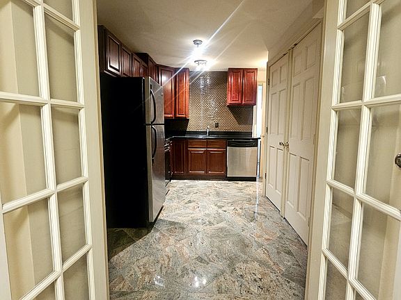 5th image of 706-0 S Washington Sq #Ll