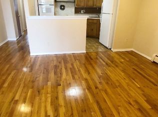 21-34 43rd St, Astoria, NY 11105