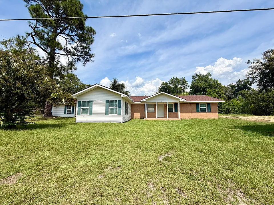 140 Lake Dr