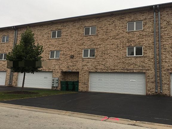 4th image of 15720 Foxbend Ct APT 1N