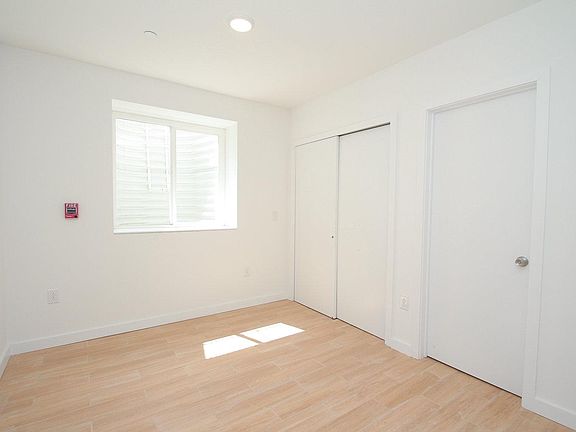5th image of 1918 E Cumberland St APT D