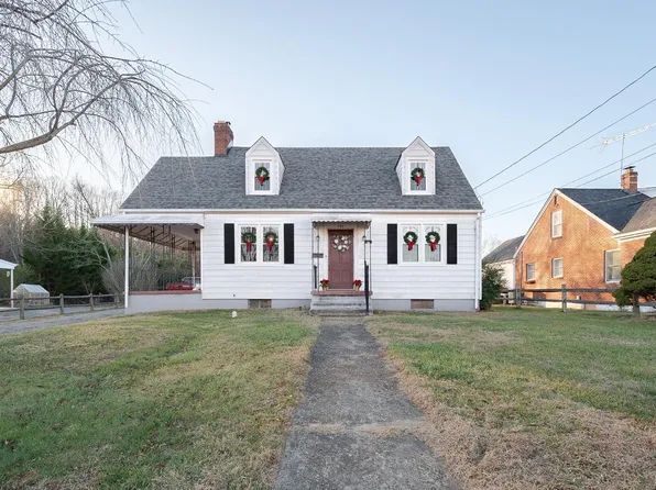 706 Vine St, Bedford, VA 24523