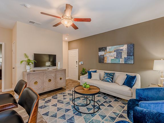 2nd image of 1901 Pinehurst Ln #10206