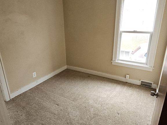 4th image of 5909 Middlesex St #1