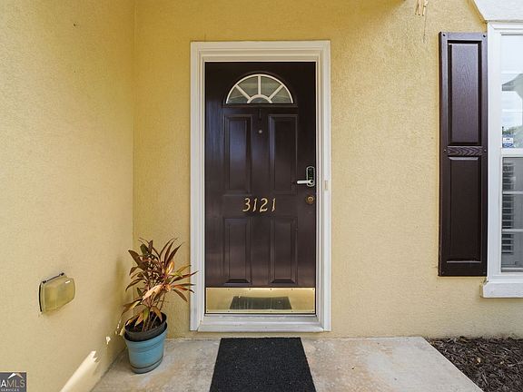 3rd image of 3121 Commonwealth Way
