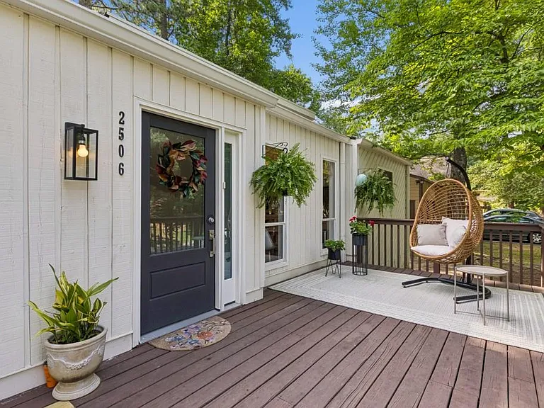 2506 Kingsley Dr NE — Photo 7