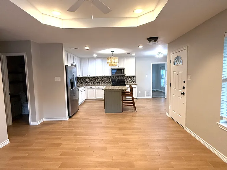 1109 E Avenue M — Photo 10